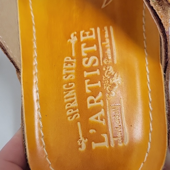 L'Artiste Floral Buckle Sandals - Multicolor - Picture 4 of 11